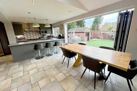 1 Fishers Close, Bushey, WD23 2GY