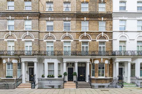 3 bedroom apartment for sale, Elm Park Road, London SW3