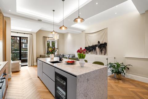 3 bedroom apartment for sale, Elm Park Road, London SW3