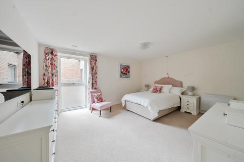 2 bedroom retirement property for sale, Lower Turk Street, Alton, Hampshire, GU34