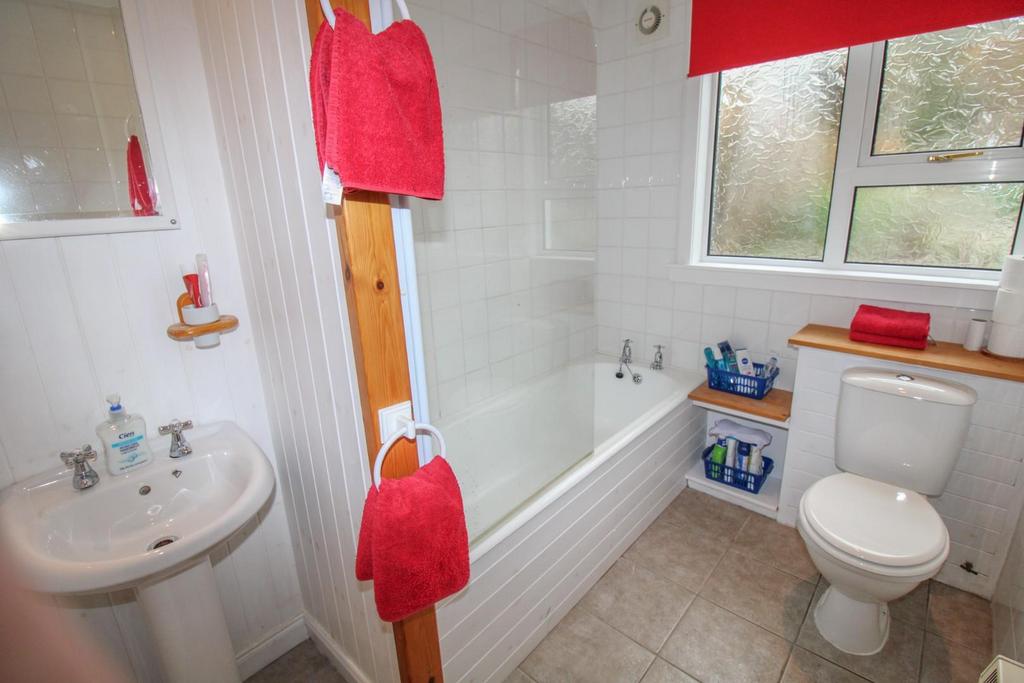 BATHROOM-2.jpg