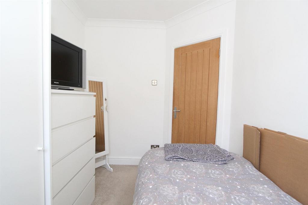 Bed 3b.jpg