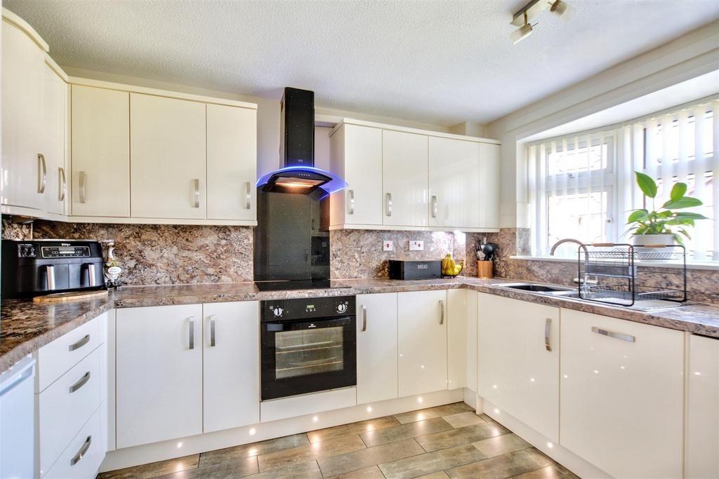 9 derwent kitchen.jpg