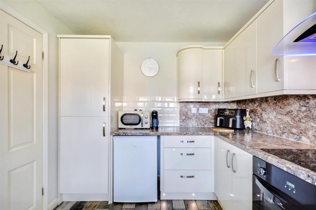 Kitchen 3.jpeg