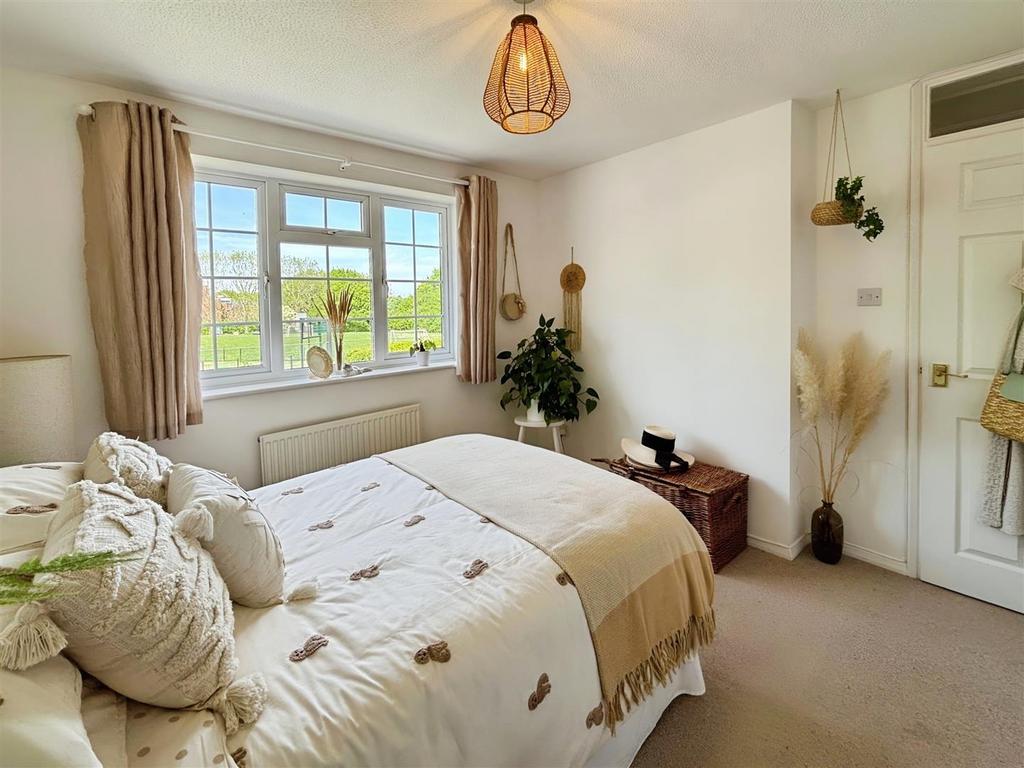 Fddd30f0-Bedroom 20 Two 202.jpg