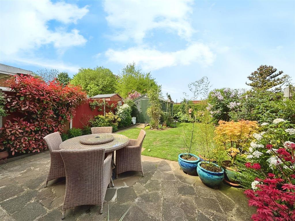 36fbf621-Garden 201.jpg