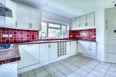 5 bedroom detached house for sale, Barn Hill Estate
