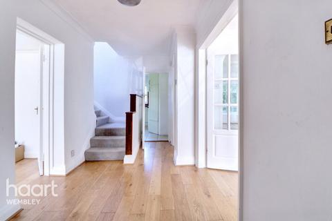 5 bedroom detached house for sale, Barn Hill Estate