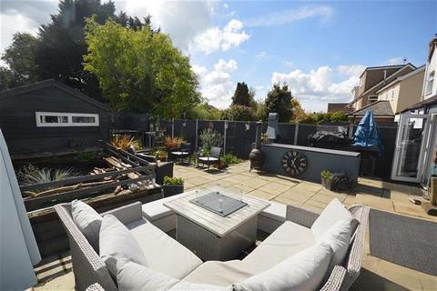 3 bedroom end of terrace house for sale, Clare Road, Braintree, CM7