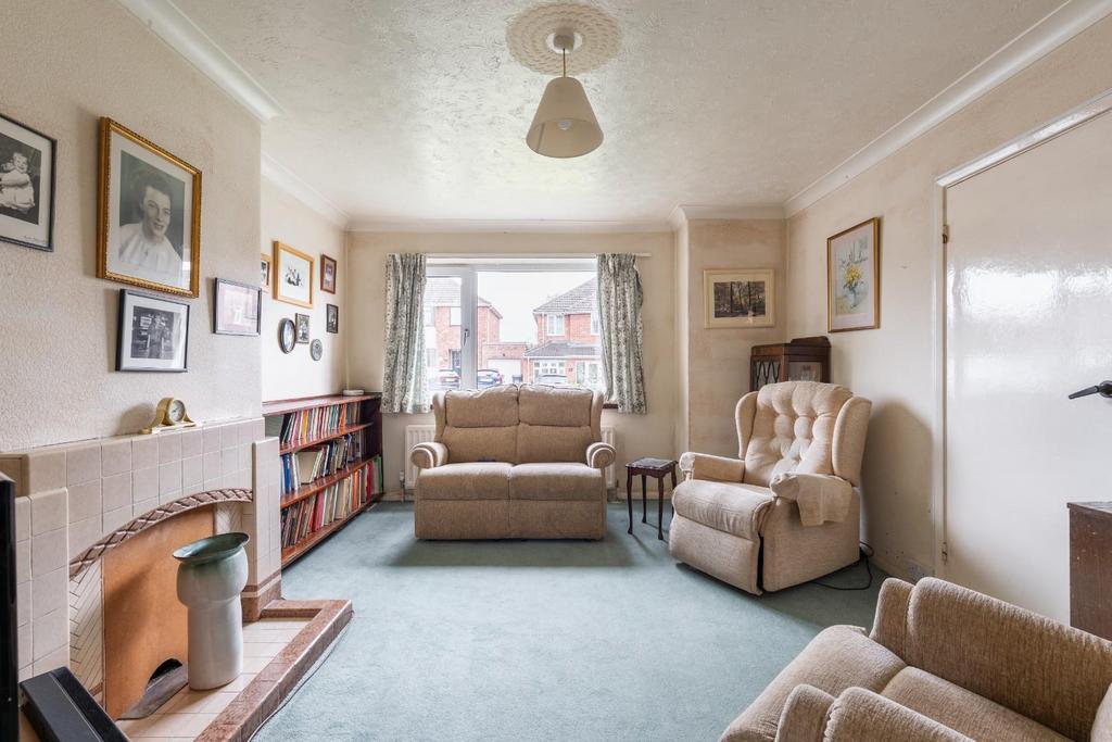 Living room-1.jpg
