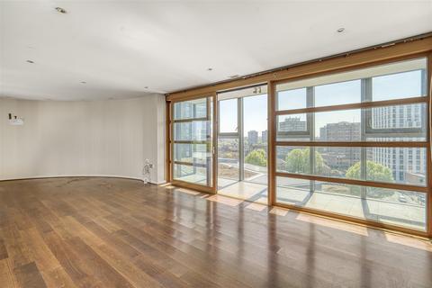 3 bedroom flat for sale, Lombard Road, London SW11