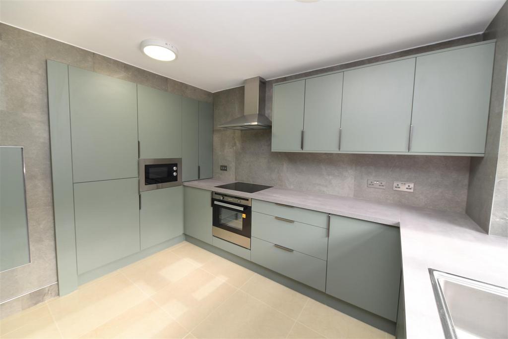 Kitchen2.JPG