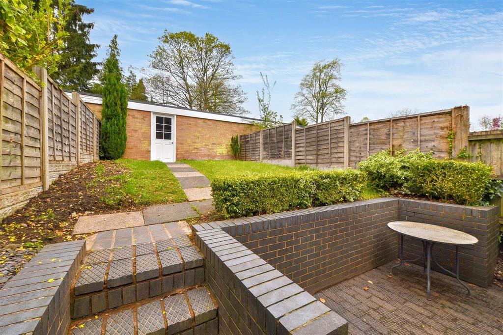 Garden1dp.JPG