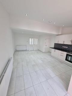 3 bedroom terraced house to rent, Hipswell Highway, Coventry, CV2 5FG
