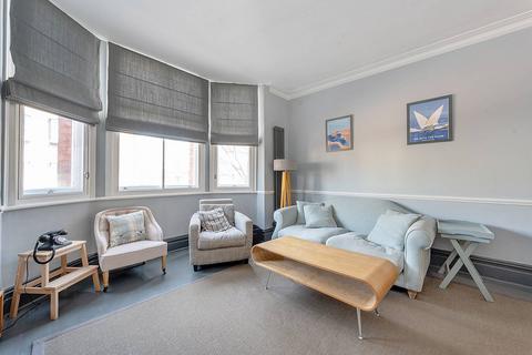 3 bedroom flat for sale, Askew Road, Ravenscourt Park, London, W12