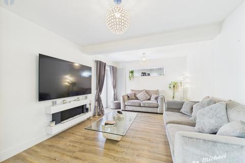 4 bedroom detached house for sale, Wendover Road, Weston Turville, Aylesbury