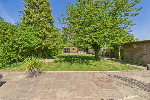 4 bedroom detached house for sale, Wendover Road, Weston Turville, Aylesbury