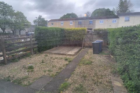 2 bedroom flat to rent, Gilmartin Road, Linwood