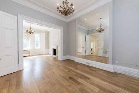 3 bedroom flat for sale, Cadogan Gardens, London SW3