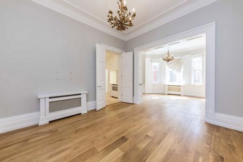 3 bedroom flat for sale, Cadogan Gardens, London SW3