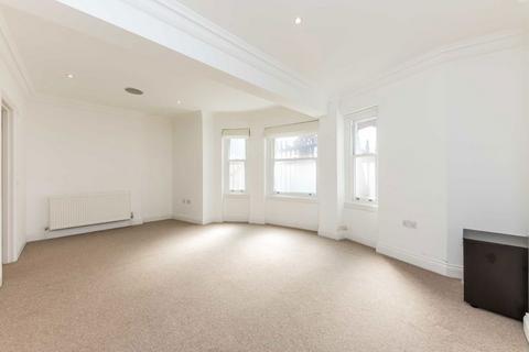 3 bedroom flat for sale, Cadogan Gardens, London SW3