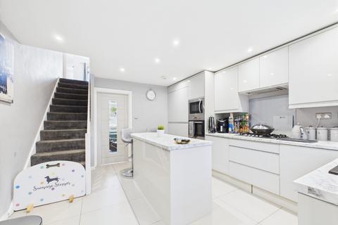 3 bedroom terraced house for sale, Henry Cooper Way, London SE9