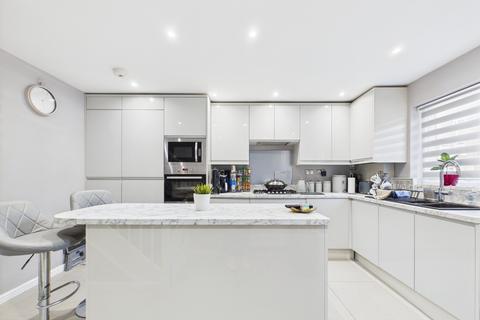 3 bedroom terraced house for sale, Henry Cooper Way, London SE9