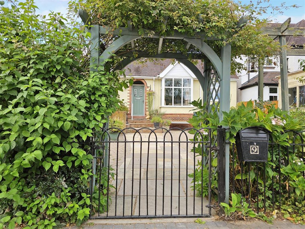 Gate
