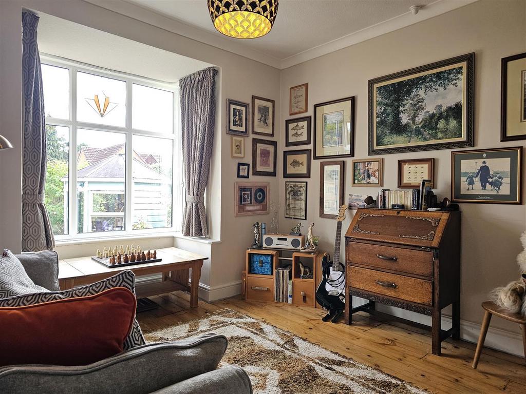 Sitting Room/Bedroom