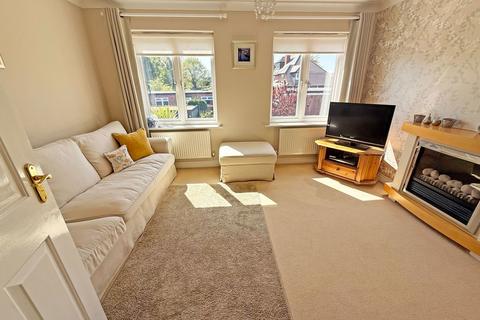 15 Innisfree Close, Wythall, Birmingham, B47 6EW