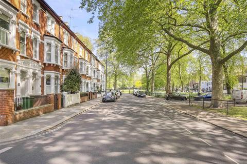 7 bedroom terraced house for sale, Crondace Road, London