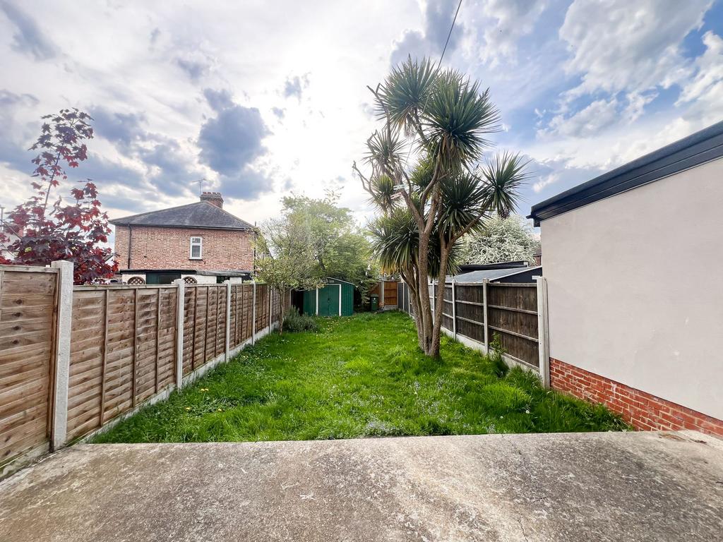 Whalebone Ln North RM6