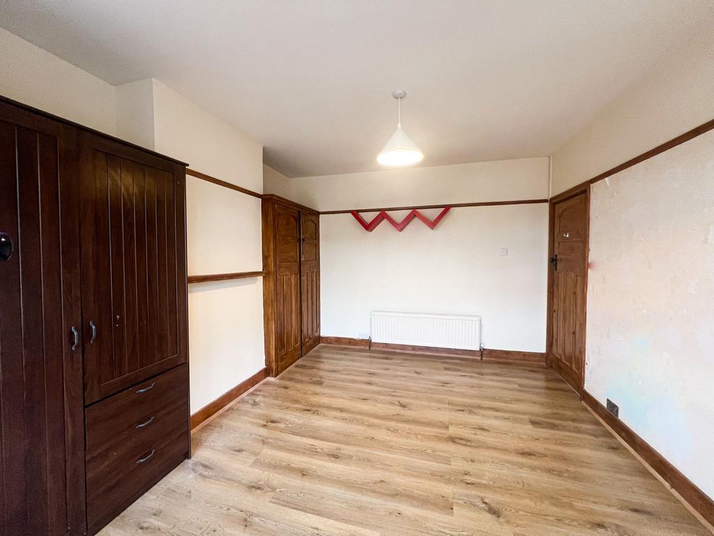 Whalebone Ln North RM6