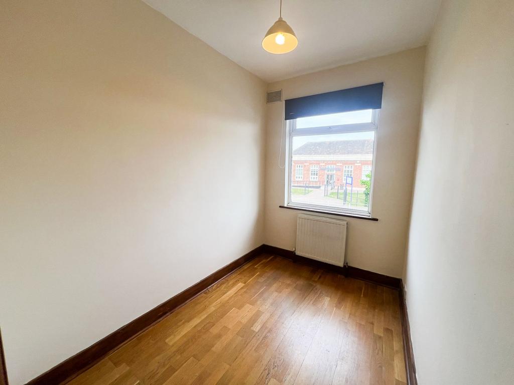 Whalebone Ln North RM6