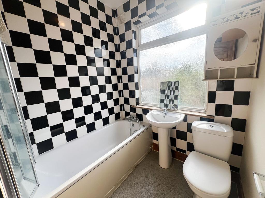Whalebone Ln North RM6