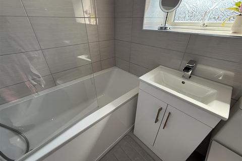 38 West Street, Lees, Oldham, OL4 5AT