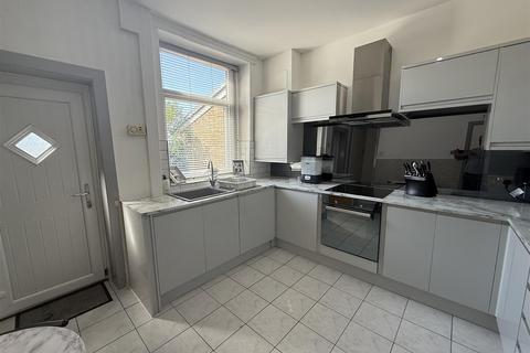 38 West Street, Lees, Oldham, OL4 5AT