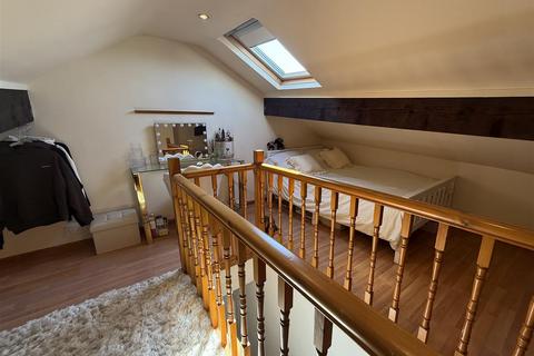 38 West Street, Lees, Oldham, OL4 5AT