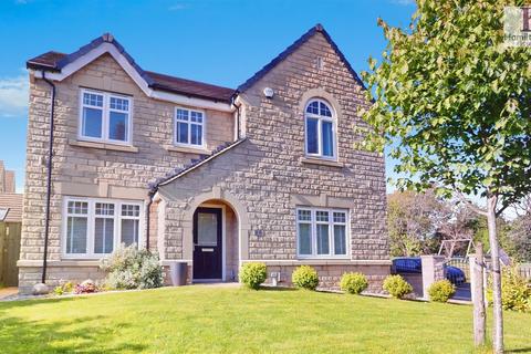 4 bedroom detached house for sale, Moorbank Drive, Shelf, Halifax