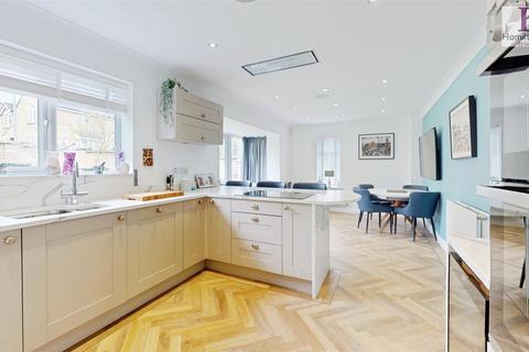 4 bedroom detached house for sale, Moorbank Drive, Shelf, Halifax