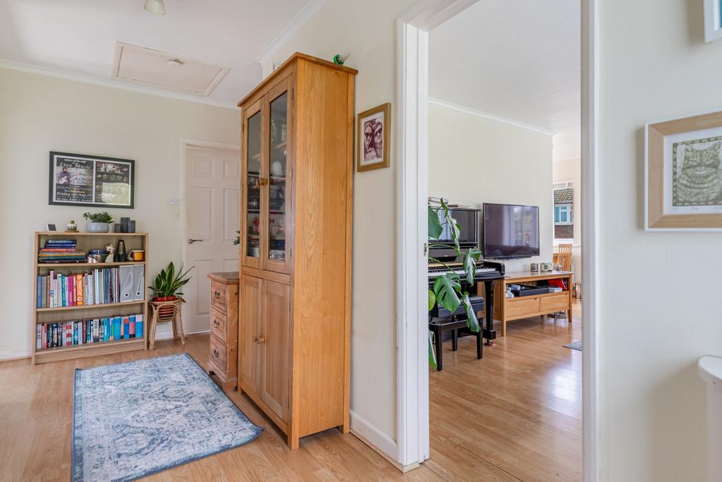 A07 - 30 Copythorne Rd Brixham - 250423