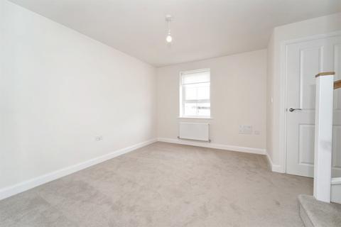 2 bedroom terraced house to rent, Rugby CV22