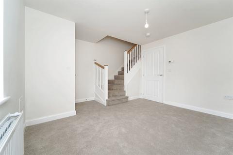 2 bedroom terraced house to rent, Rugby CV22