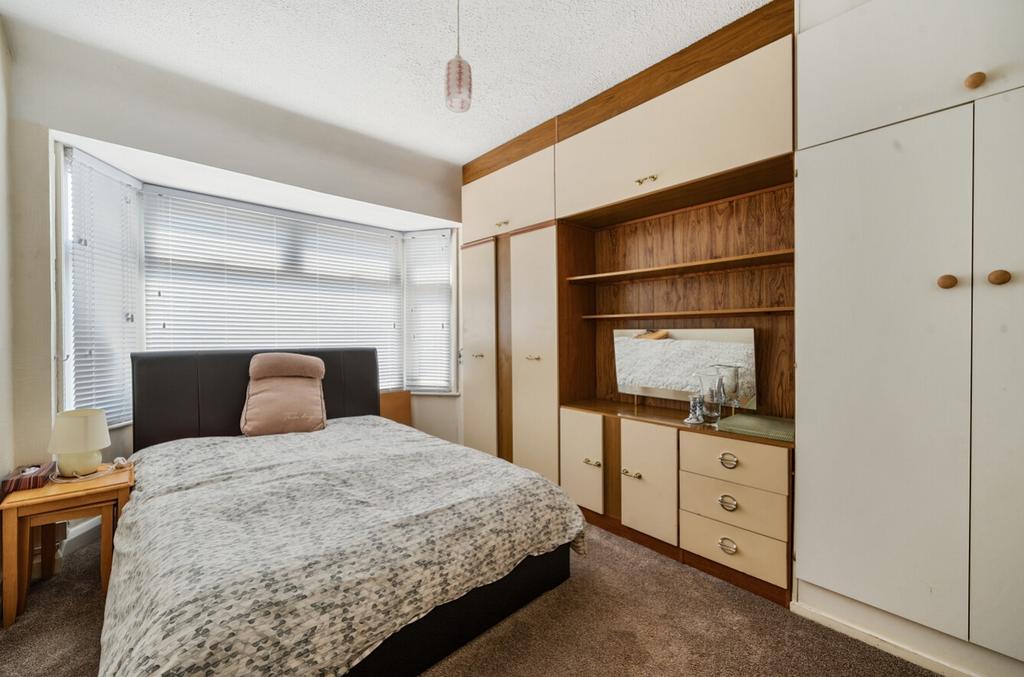 Bedroom agency Ewe Move Cheam Dean