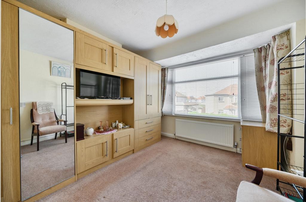 Bedroom Ewe Move Cheam and Sutton estate agent