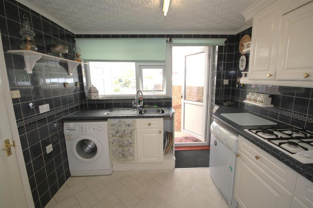 Kitchen d.JPG