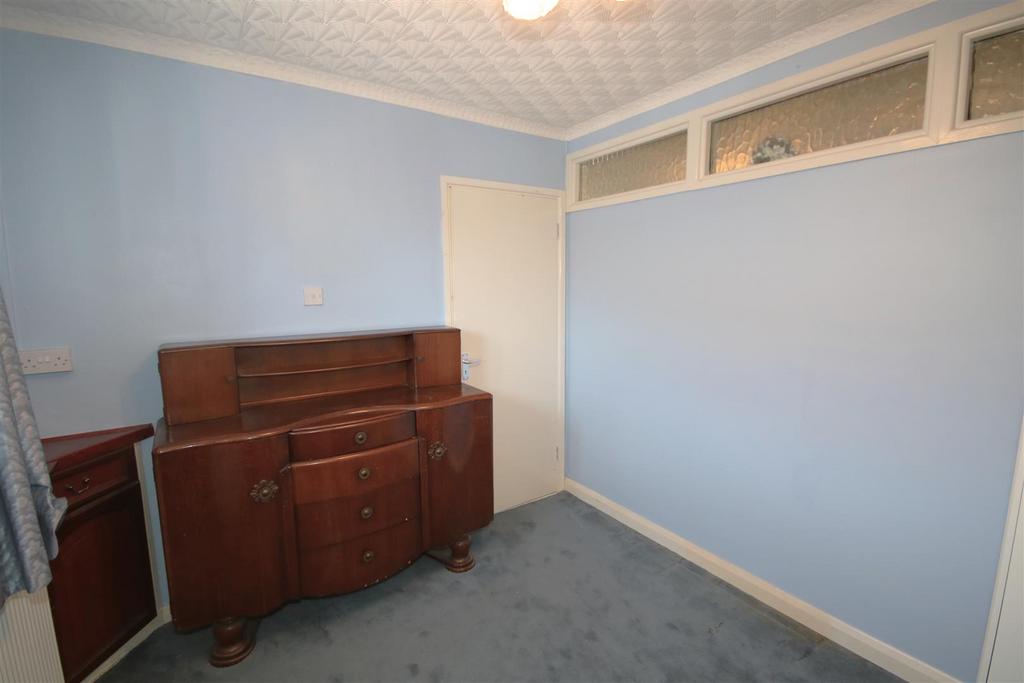 Bedroom 3b.JPG