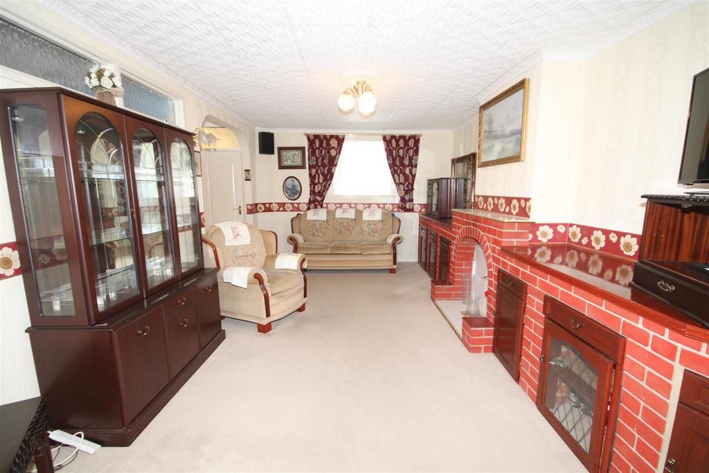 Living Room a.JPG
