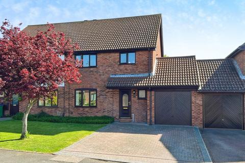 3 bedroom semi-detached house for sale, Middlemead, Folkestone