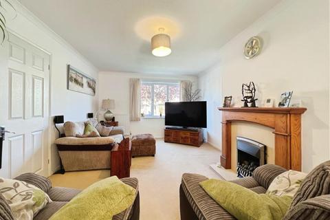 3 bedroom semi-detached house for sale, Middlemead, Folkestone